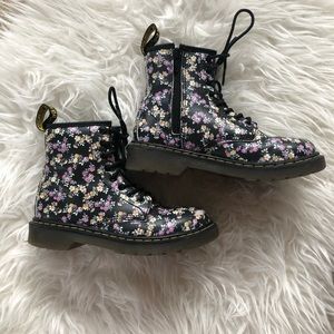 🌸🌼 Dr. Martens Delaney Boot Size 13